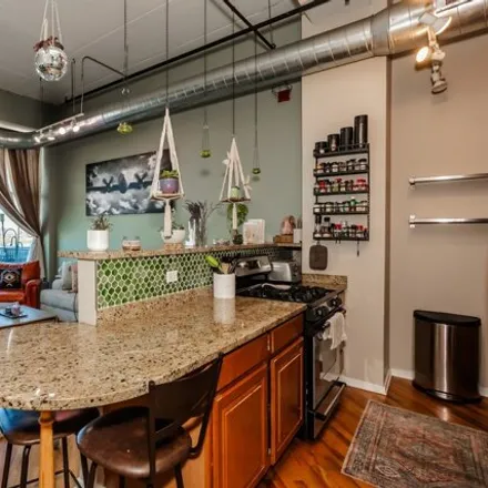 Image 6 - Paramount Lofts Condominium, 1645 West Ogden Avenue, Chicago, IL 60612, USA - Condo for sale