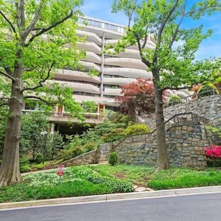 Buy this 3 bed condo on 4200 Massachusetts Ave Nw Apt 106 in Washington, District of Columbia