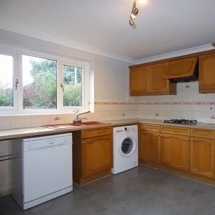 Image 2 - Goodwin Grove, Queen Adelaide, CB6 1TD, United Kingdom - House for rent