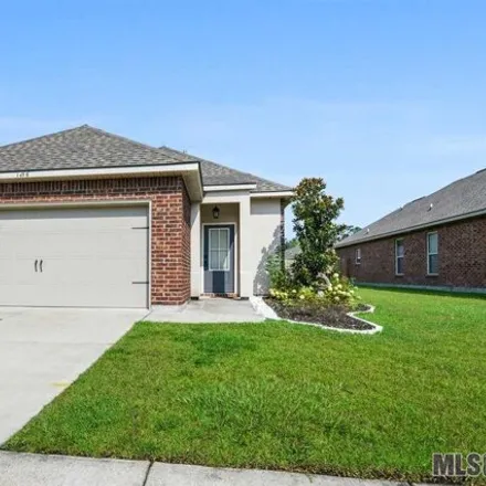 Rent this 3 bed house on Hunters Way Drive in University Shadows, East Baton Rouge Parish