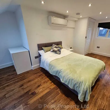 Rent this 1 bed room on Napier Avenue in Southend-on-Sea, SS1 1LZ