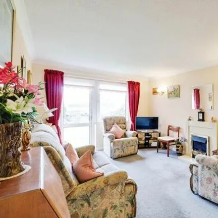 Image 2 - Wentworth Drive, Bournemouth, Christchurch and Poole, BH18 8EJ, United Kingdom - Apartment for sale
