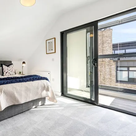 Rent this 2 bed apartment on Cambridge in CB1 2QT, United Kingdom
