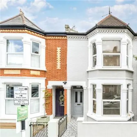 Rent this 4 bed townhouse on Nilkanrai in Glenburnie Road, London