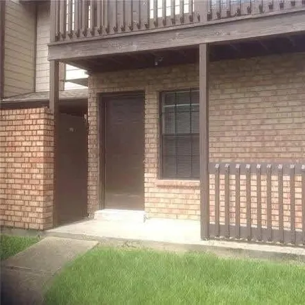 Buy this 1 bed condo on 742 Fairfax Drive in Terrytown, Jefferson Parish