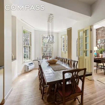 Image 1 - 326 West 22nd Street, New York, NY 10011, USA - Townhouse for sale