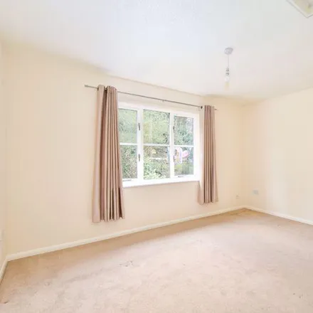 Image 2 - Cameron Road, Chesham, HP5 3BX, United Kingdom - Townhouse for rent