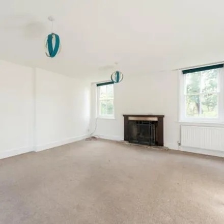 Image 3 - Queen Street, Waddesdon, HP18 0JG, United Kingdom - House for rent