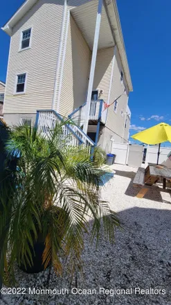 Rent this 4 bed house on Mark III Motel in Carteret Avenue, Seaside Heights