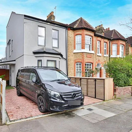 Rent this 3 bed apartment on Hamilton Road in London, SW19 1EY