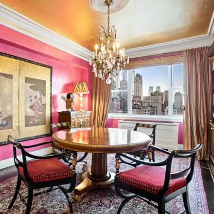 Image 3 - 175 E 62nd St Apt 17A, New York, 10065 - Apartment for sale