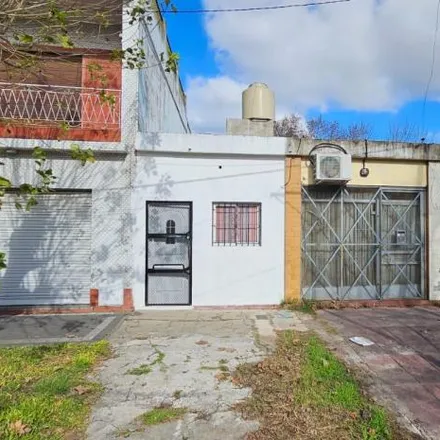 Rent this studio apartment on Martín Capello 1030 in Partido de Lomas de Zamora, 1828 Banfield
