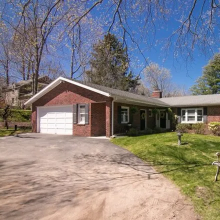 Buy this 3 bed house on 274 Tunxis Road in East Farmington Heights, West Hartford