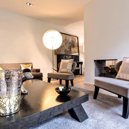 Rent this 5 bed apartment on Avenue Émile Duray - Émile Duraylaan 38 in 1050 Ixelles - Elsene, Belgium