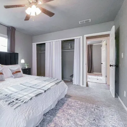 Rent this 6 bed house on San Antonio