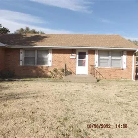 Buy this 2 bed house on 833 East Ellsworth Avenue in Salina, KS 67401