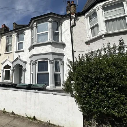Rent this 5 bed room on Harringay Passage in London, N4 1BL