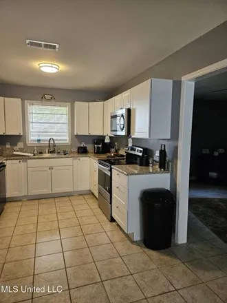 Image 3 - 914 Beatrice Drive, Long Beach, MS 39560, USA - House for sale