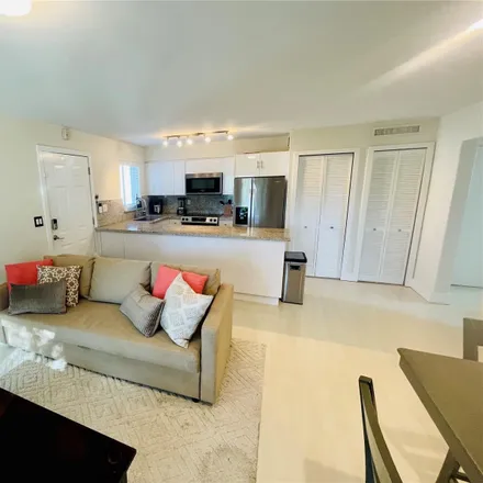 Image 3 - 3101 Southwest 27th Avenue, Ocean View Heights, Miami, FL 33133, USA - Condo for rent