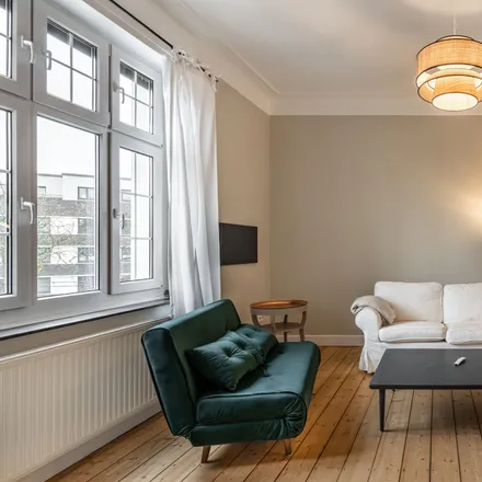 Rent this 2 bed apartment on Niederkasseler Kirchweg 2 in 40547 Dusseldorf, Germany