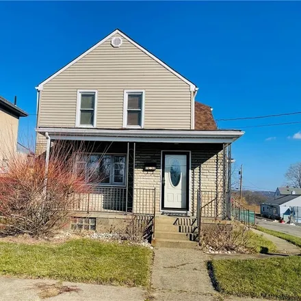 Buy this 4 bed house on 550 Dresden Avenue in Lincoln Heights, Steubenville