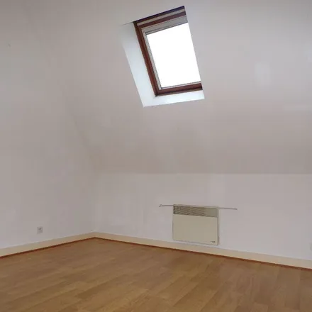 Rent this 3 bed apartment on unnamed road in 27130 Piseux, France