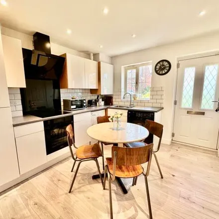 Image 2 - Martindale Close, Middlecroft, S43 3TY, United Kingdom - Townhouse for sale