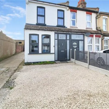 Buy this 3 bed duplex on North Road Primary Care Centre in North Road, Southend-on-Sea