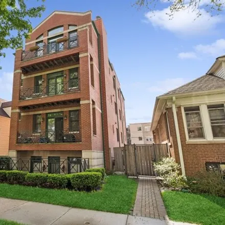 Buy this 3 bed condo on 4314 North Mozart Street in Chicago, IL 60625