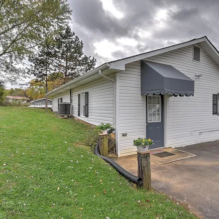 Image 1 - 2225 Signal Drive, The Y, Johnson City, TN 37604, USA - House for sale
