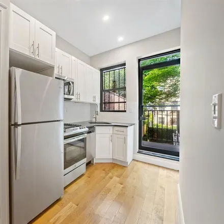 Image 3 - 521 DECATUR STREET in Bedford Stuyvesant - House for sale