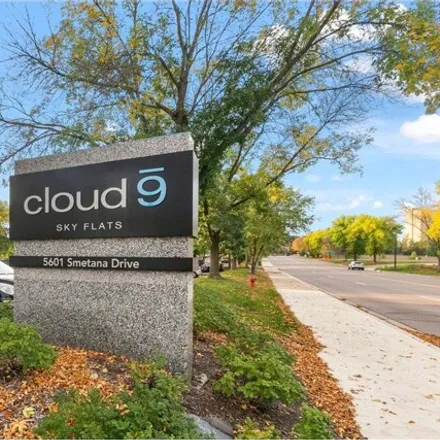 Image 1 - Cloud 9 Sky Flats, 5601 Smetana Drive, Minnetonka, MN 55343, USA - Condo for sale