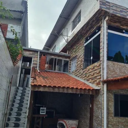 Buy this studio house on Avenida Presbitero Eliezer Martins da Costa in Jardim Veran, Suzano - SP