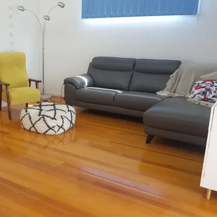 Rent this 3 bed townhouse on Indented Head VIC 3223