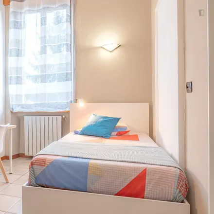Rent this 4 bed room on Via Gaeta in 2, 20161 Milan MI