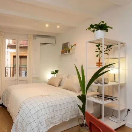 Rent this studio apartment on Carrer de la Blanqueria in 16, 08003 Barcelona