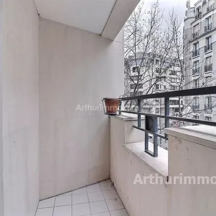 Image 9 - 2 Place Armand Carrel, 75019 Paris, France - Apartment for rent