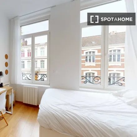 Image 1 - 30 Place Philippe Lebon, 59000 Lille, France - Room for rent