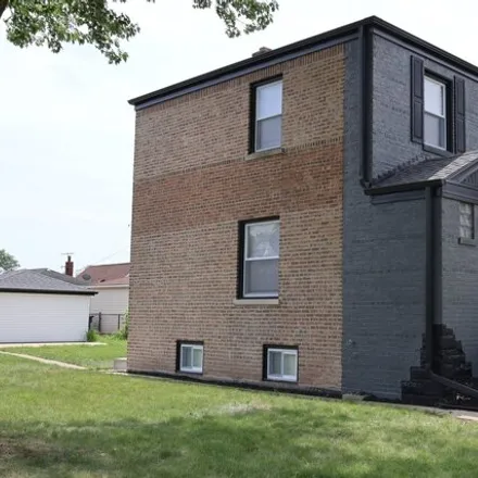 Image 3 - 643 E 102nd St, Chicago, Illinois, 60628 - House for sale