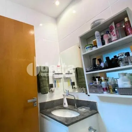 Buy this 2 bed apartment on Avenida Arnaldo Contursi in Marta Helena, Uberlândia - MG