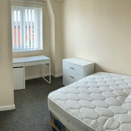 Rent this 4 bed townhouse on Egerton Road/Brook Road in Egerton Road, Manchester