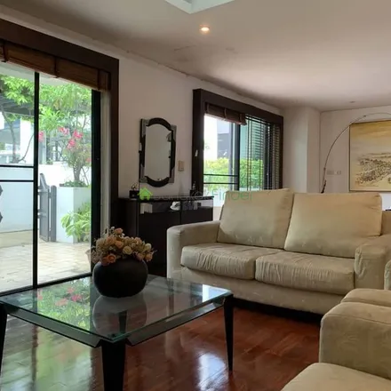Rent this 3 bed townhouse on unnamed road in Din Daeng District, 10400