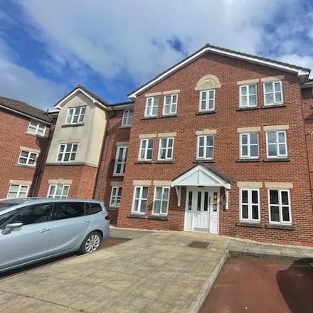 Rent this 2 bed apartment on Ladybower Close in Moreton, CH49 4RY