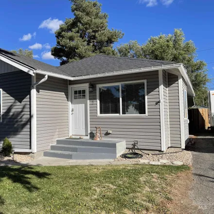 Buy this 2 bed house on 222 Jackson Street in Twin Falls, ID 83301