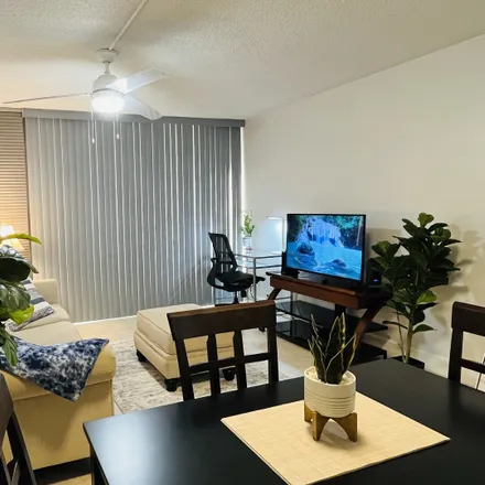 Image 4 - Chaminade University, Kanewai Street, Honolulu, HI 96844, USA - Condo for rent