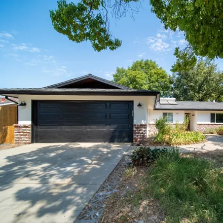 Buy this 3 bed house on 787 West Polson Avenue in Clovis, CA 93612