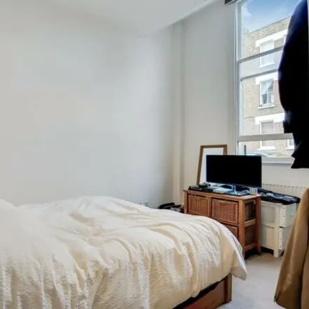Image 7 - 28 Dewhurst Road, London, W14 0ET, United Kingdom - Apartment for rent