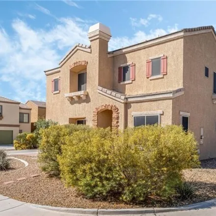Image 3 - 601 Civic Holiday Avenue, North Las Vegas, NV 89031, USA - Townhouse for sale