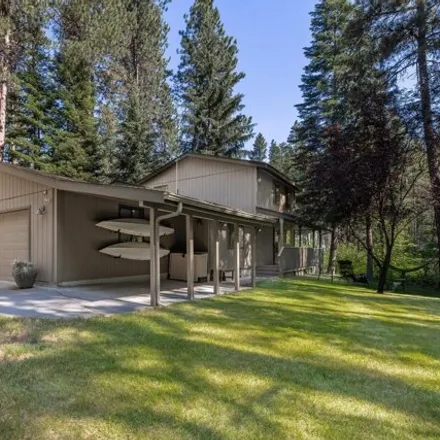 Buy this 2 bed house on East Metolius River Trail #4020 in Camp Sherman, Jefferson County