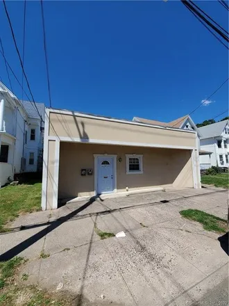 Image 2 - 202 Campbell Avenue, Savin Rock, West Haven, CT 06516, USA - Townhouse for sale